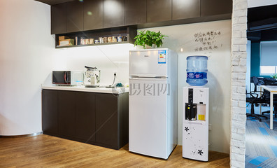 辦公茶水間圖片素材免費(fèi)下載 提升工作效率與舒適度的視覺資源