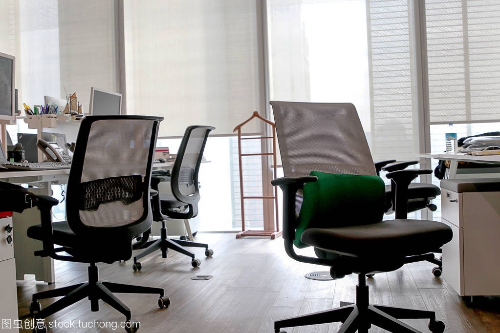 辦公室與辦公椅的優(yōu)化選擇，提升辦公效率與舒適性