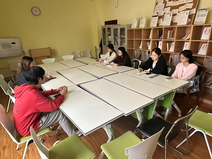 文載指路燈 文學(xué)院團委舉辦2025年秋季學(xué)期學(xué)生社團聯(lián)席會暨功能型黨支部書記培訓(xùn)會側(cè)記